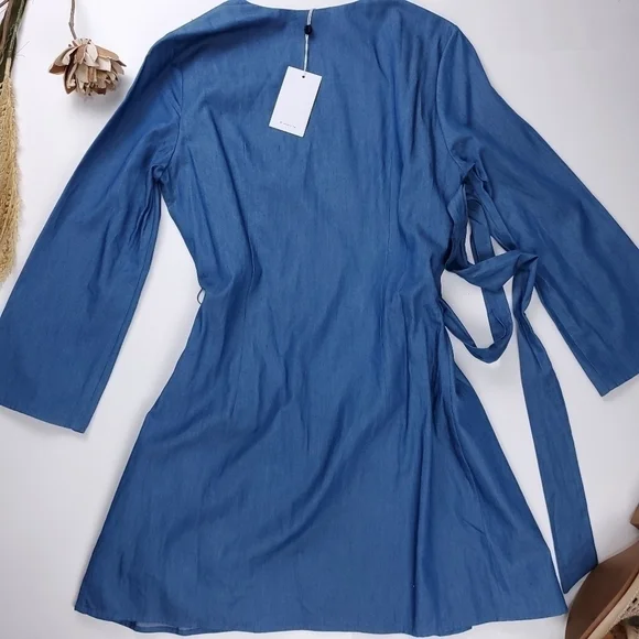 New Lovers + Friends  Viscose Chambray Blue Belted Wrap Dress Size M - Picture 12 of 13